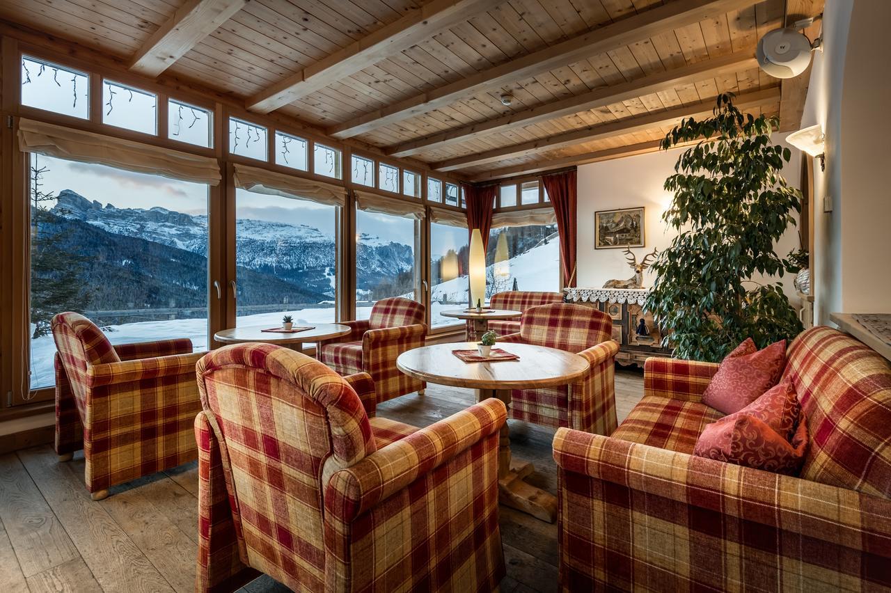 B&B - Hotel Ciasa Rue Blanch San Cassiano  Eksteriør billede