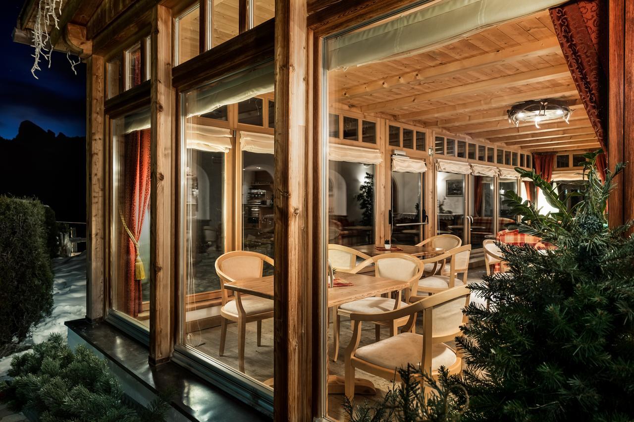 B&B - Hotel Ciasa Rue Blanch San Cassiano  Eksteriør billede