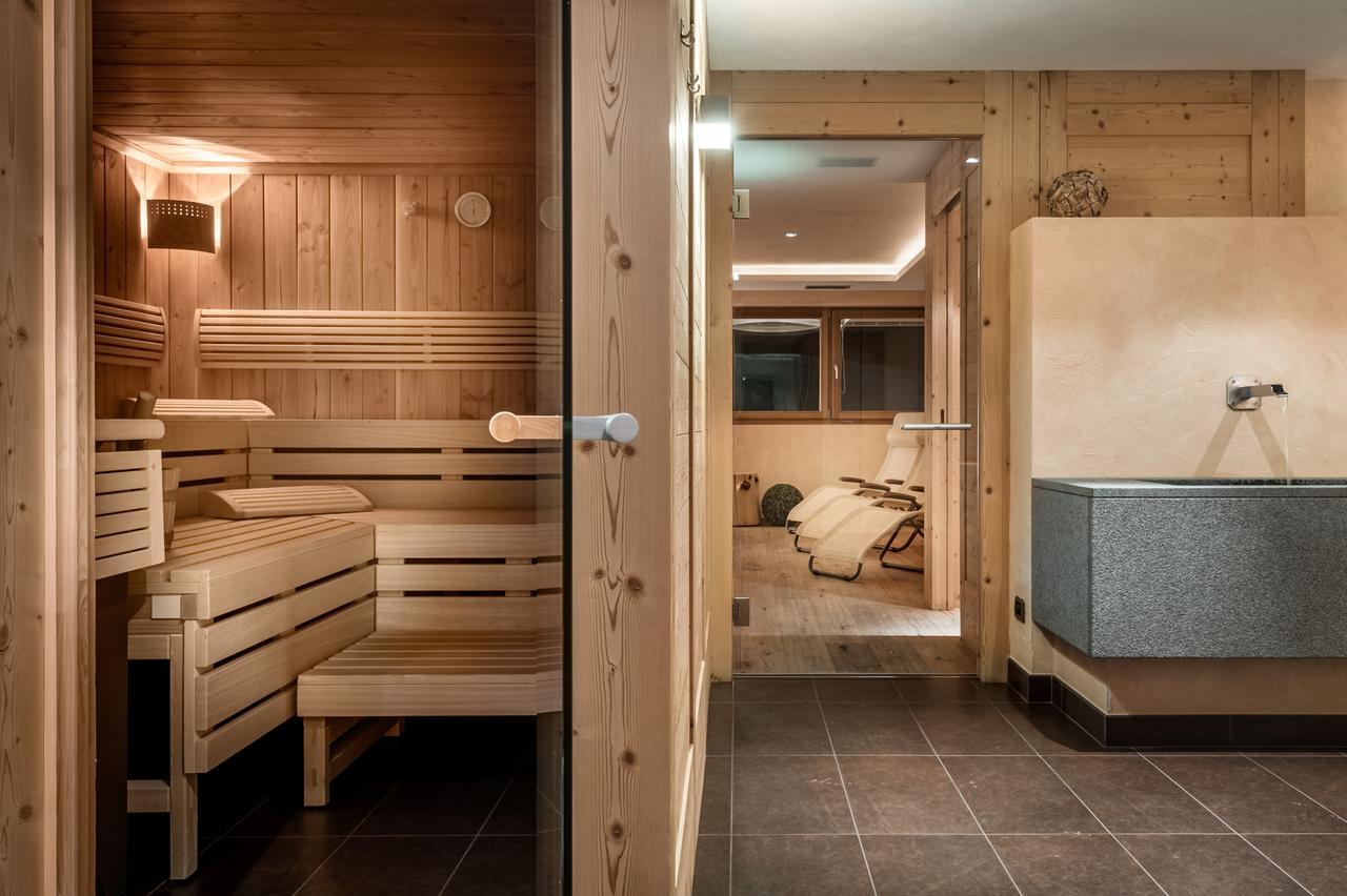 B&B - Hotel Ciasa Rue Blanch San Cassiano  Eksteriør billede